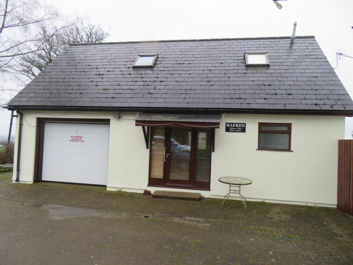 Upper Grippath Farm Holiday Cottages Newport  Exterior photo